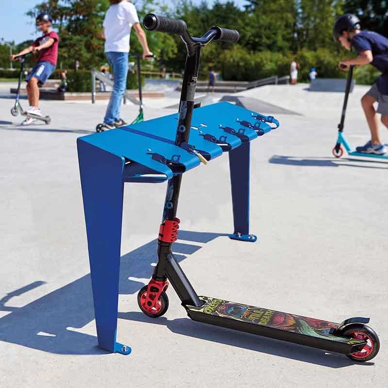 Support mural range trottinettes