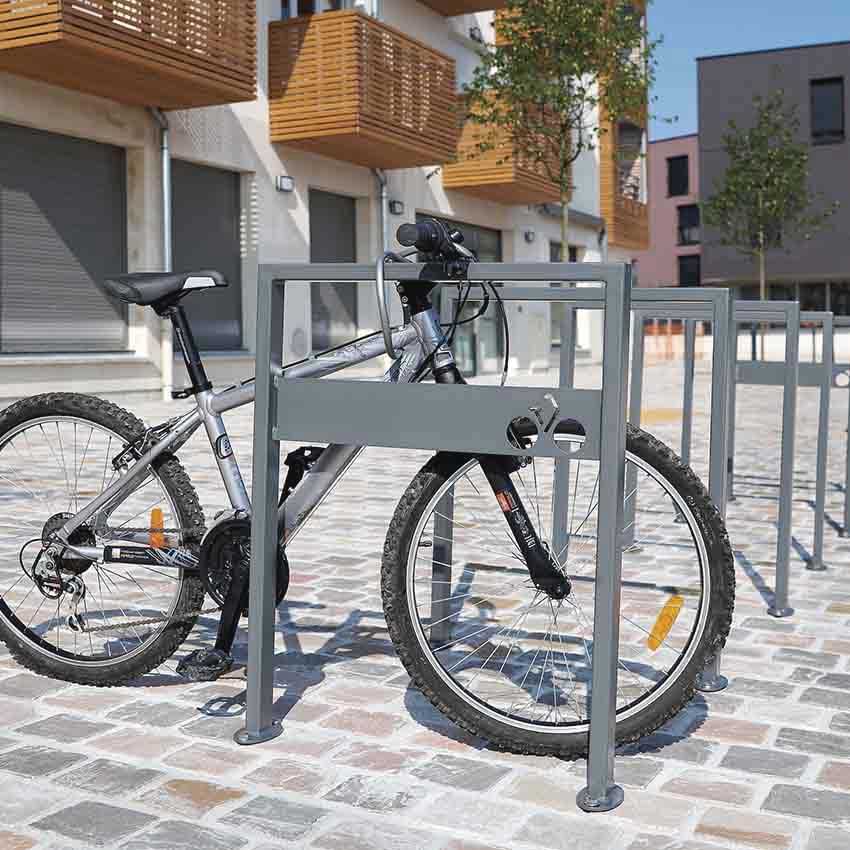 Appui vélo Milan avec signalétique vélo (sur platines)