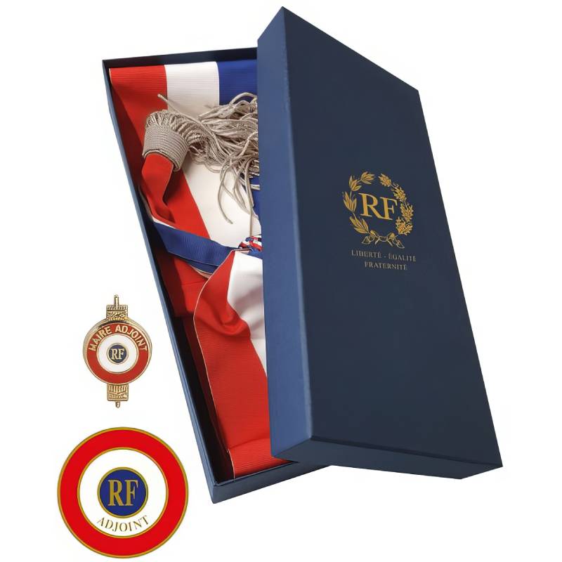 Kit élu 3 pièces (Echarpe, Insigne boutonnière, Cocarde électrostatique) - Adjoint