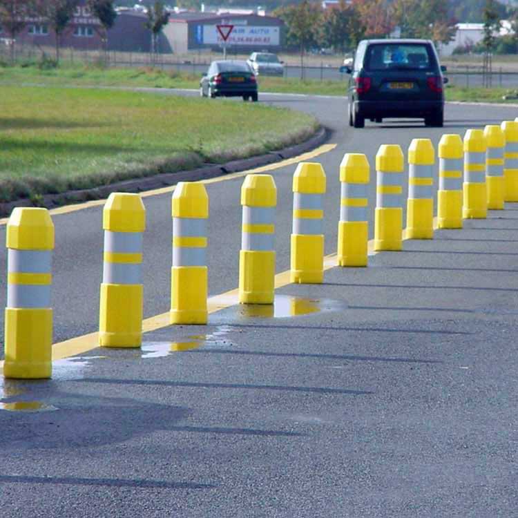 Balise souple autorelevable NF J11 - Blanc