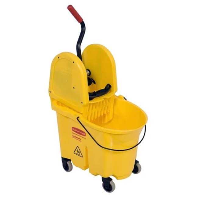 Combo seau à roulettes avec presse Rubbermaid - Jaune