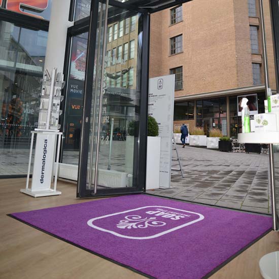 Tapis d'accueil Logo supérieur - Exemple de réalisation 