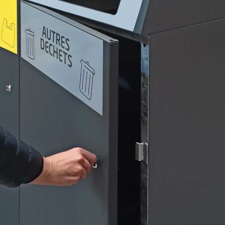 Verrouillage des portes par serrures