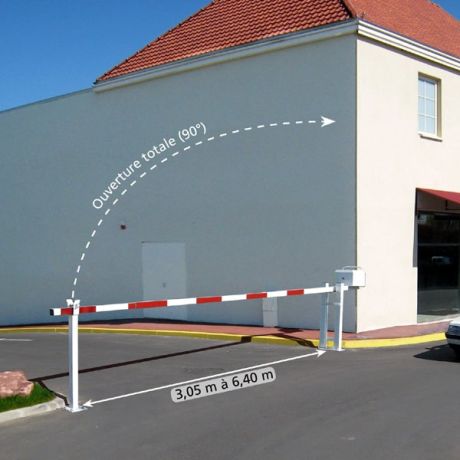 Barrière d'accès levante à lisse réglable