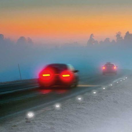 Plot routier en verre rétro-réfléchissant