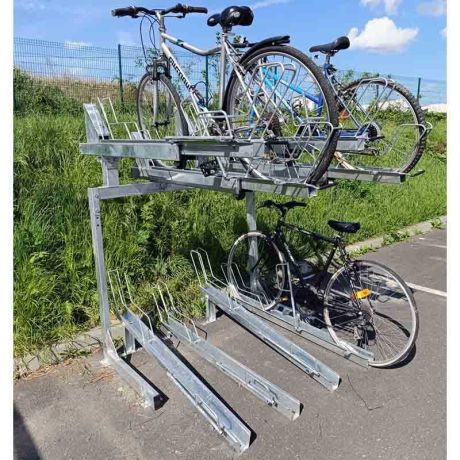 Rack range-vélos à étage