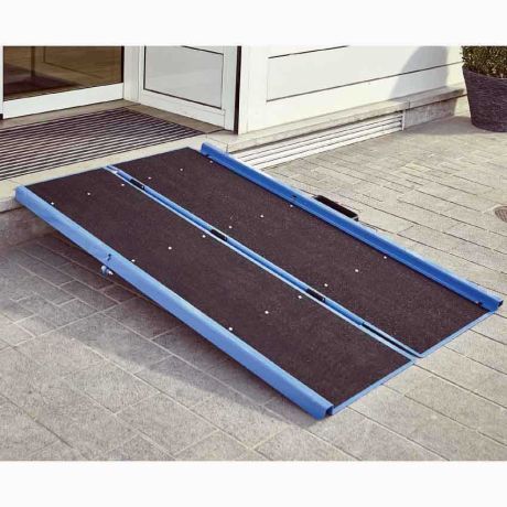 Rampe accès fauteuil roulant / PMR