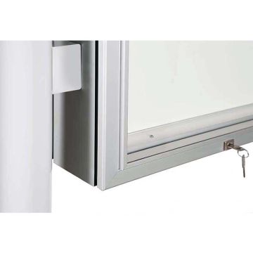 Vitrine extérieure sur pieds