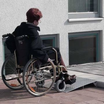 Rampe d'accès simple en aluminium pour fauteuil roulant et chariot