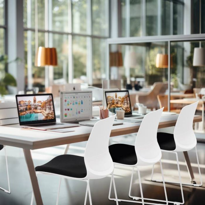 Chaise empilable multi-usages Phil