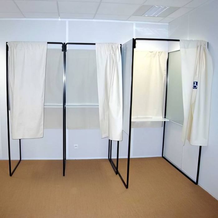 Isoloir de vote modulable et réglementaire