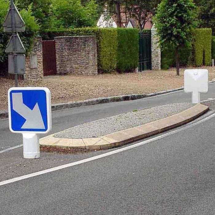 Panneaux de police autorelevables