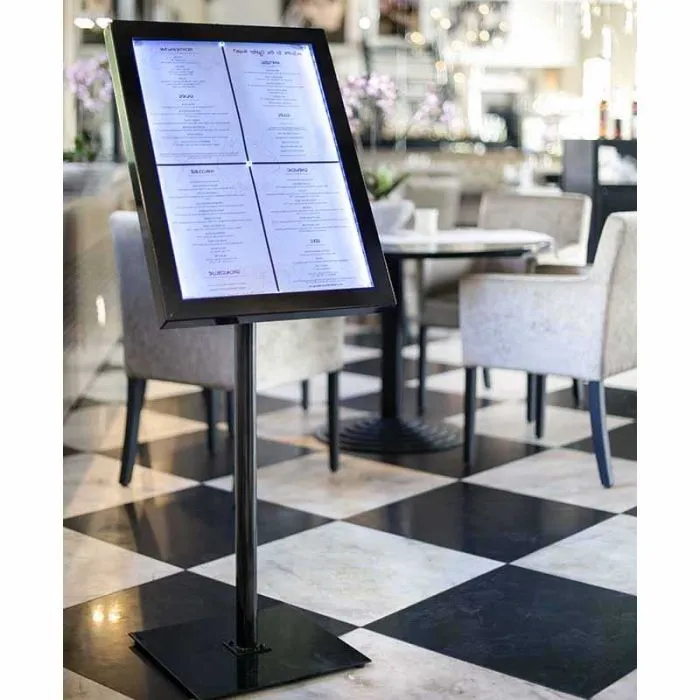 Vitrine porte-menu 4 X A4 sur pied (complète)