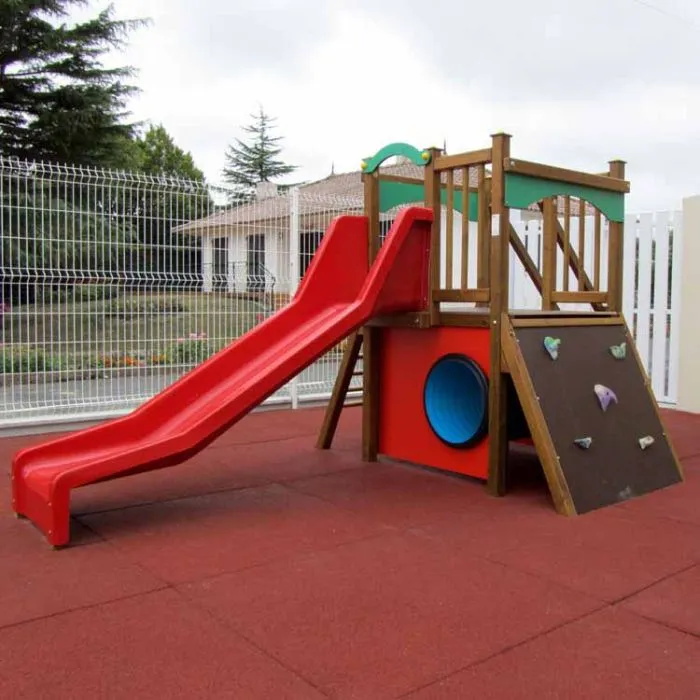 Dalles amortissantes pour aire de jeux
